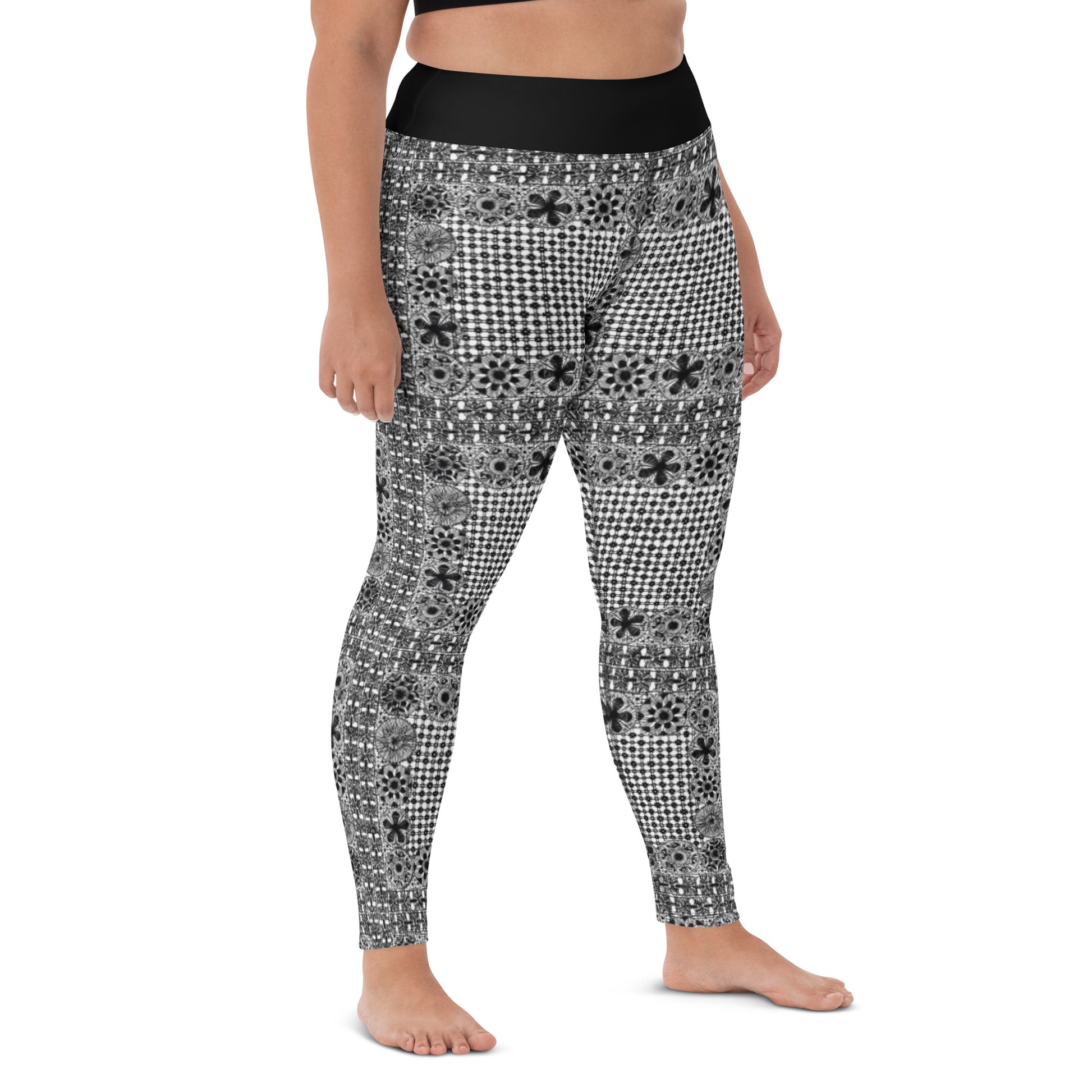 Black ñanduti lace print yoga leggings - Amaria Studio